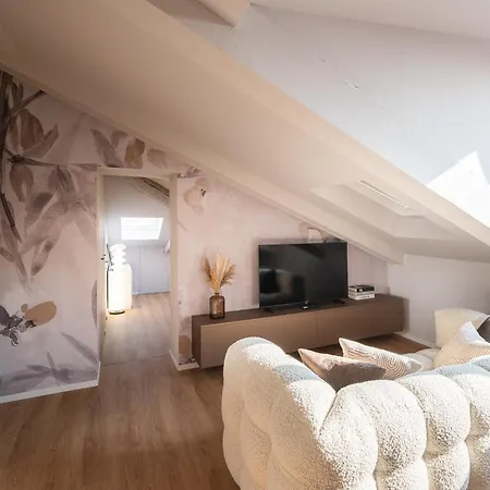 Apartament Vittoria19 - 200mt From San Carlo Square And Egyptian Museum