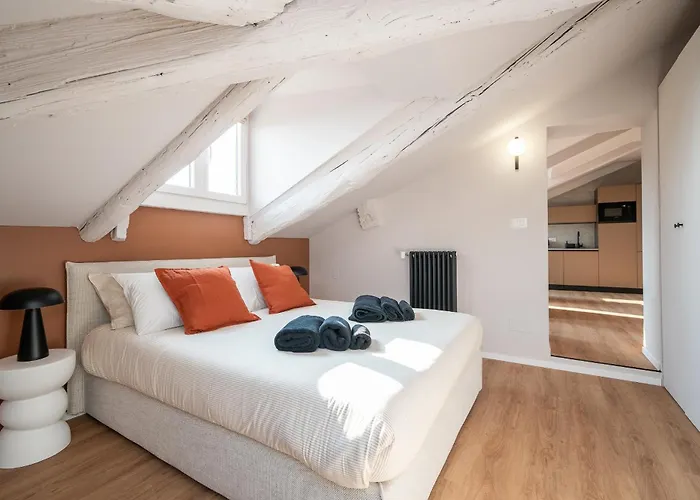 Vittoria19 - 200mt From San Carlo Square And Egyptian Museum